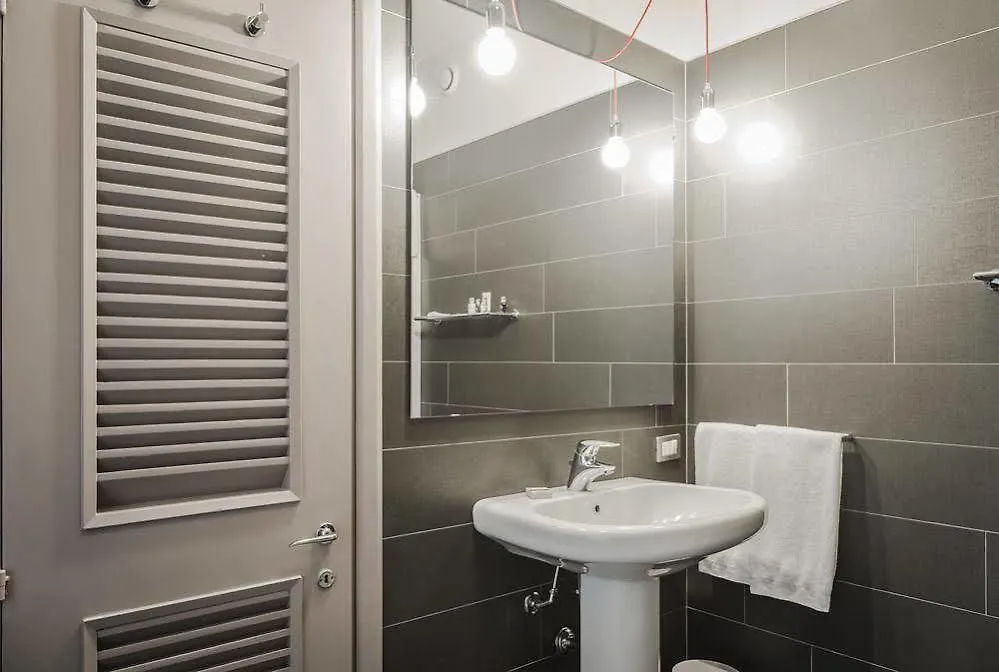 Brera Apartments In San Babila Milan 0*,