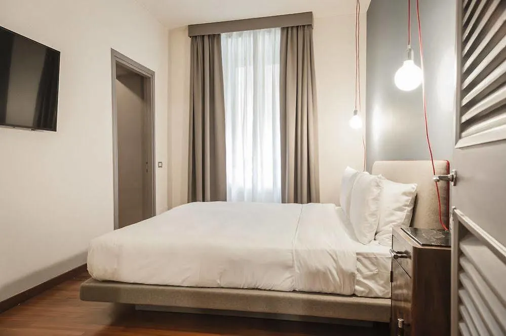 Brera Apartments In San Babila Milán