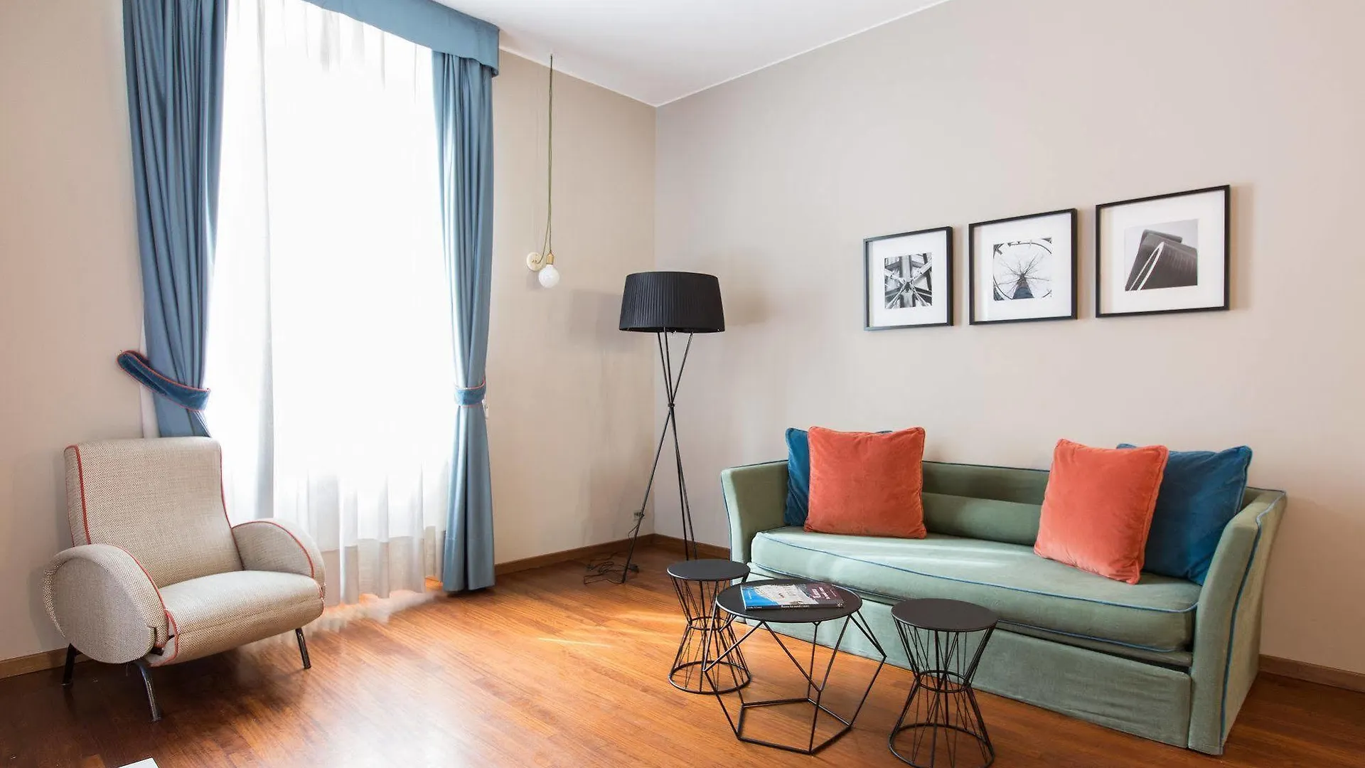 Brera Apartments In San Babila Milán