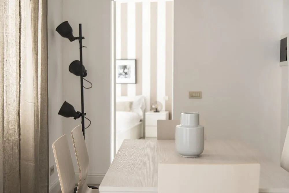 Brera Apartments In San Babila Milán