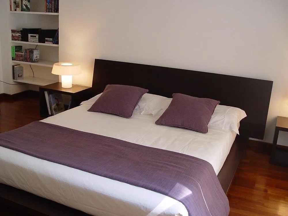 Brera Apartments In San Babila Milan