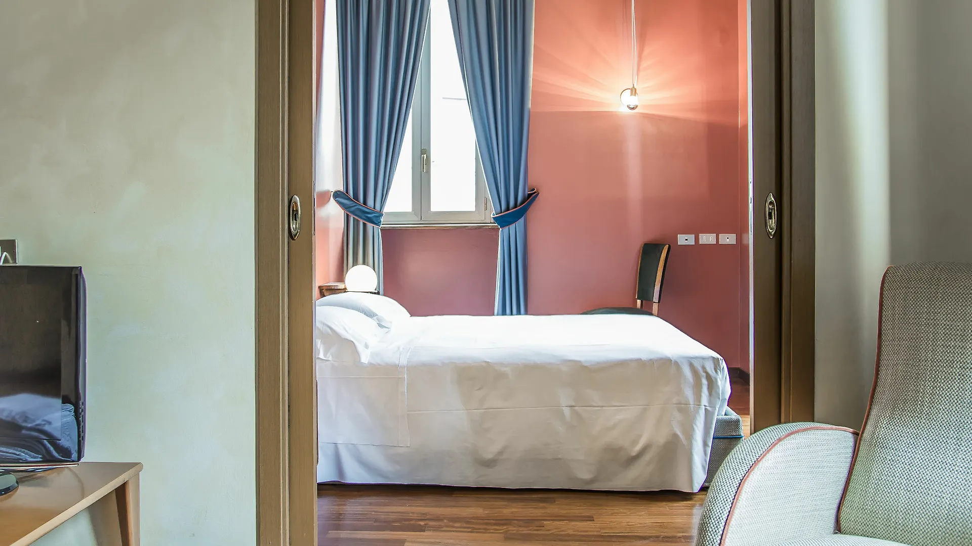 Brera Apartments In San Babila Milan